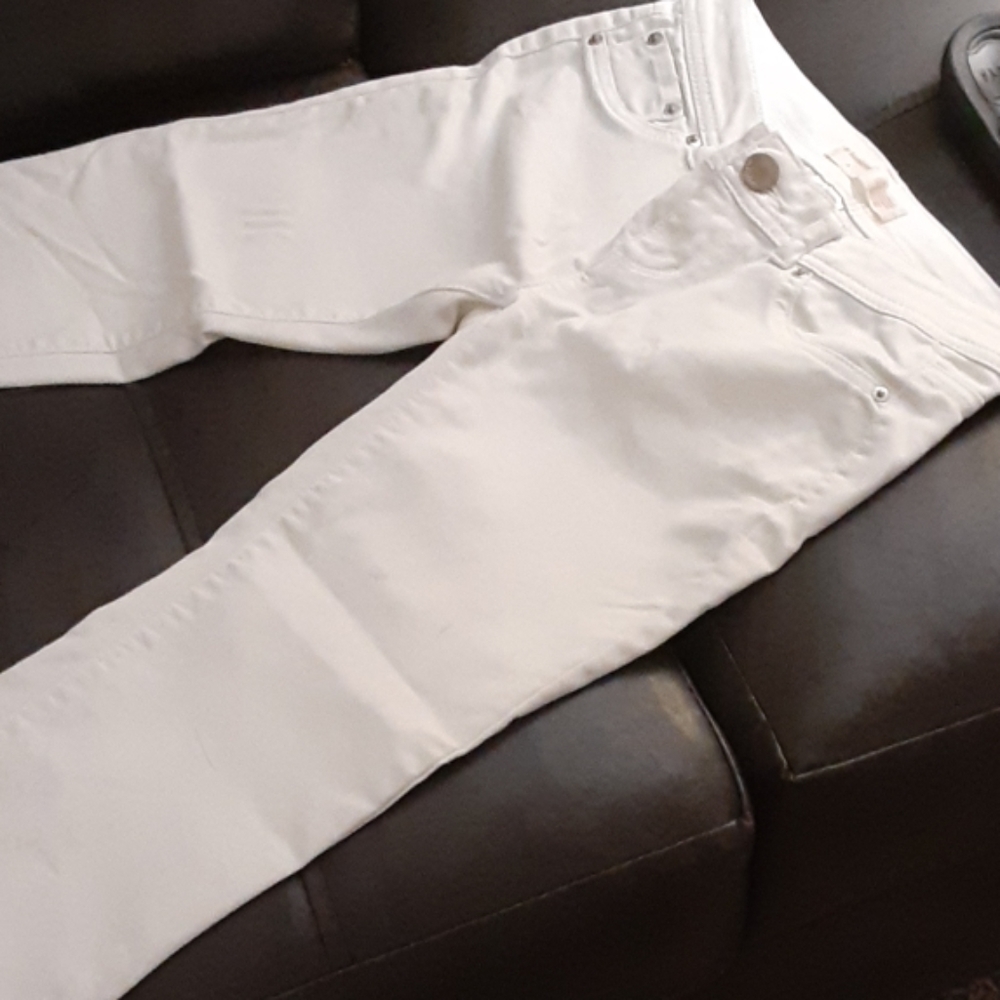White capris